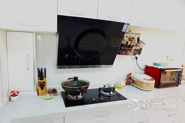 软硬装13W装修93平米两室一厅一厨一卫小户型效果图