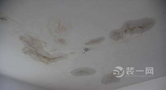 屋顶漏水